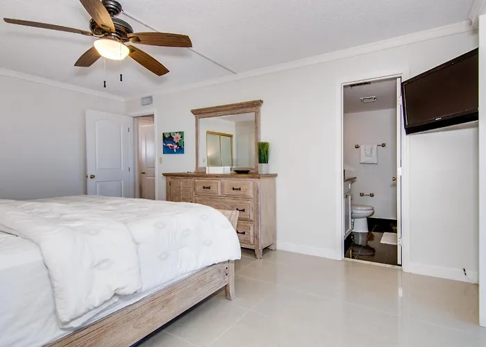 Harbour Light Towers 307 3rd Floor Beachfront 2 Bedroom Harbour Light Towers Apartment Clearwater Beach
