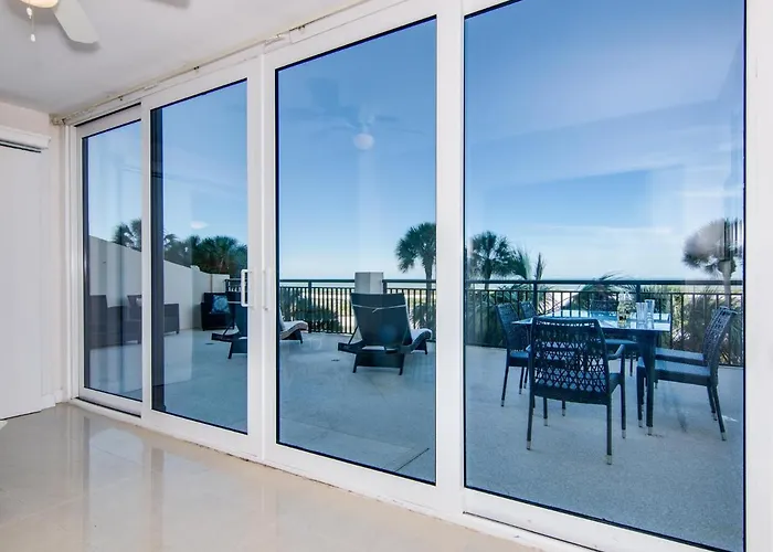 Harbour Light Towers 307 3rd Floor Beachfront 2 Bedroom Harbour Light Towers Apartment Clearwater Beach